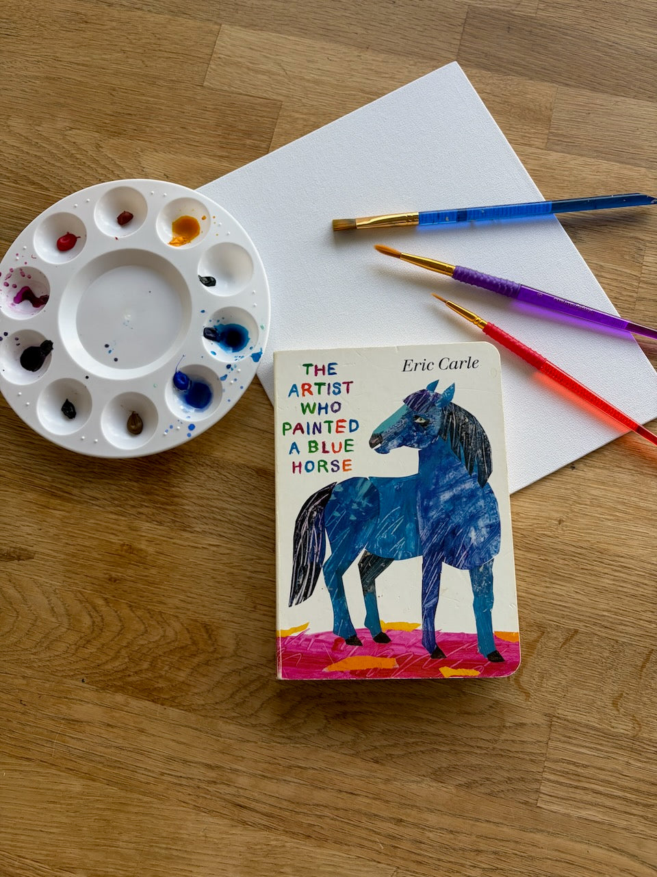 Little Artists Art & Storytime: The Artist that Painted a Horse Blue - Eric Carle
